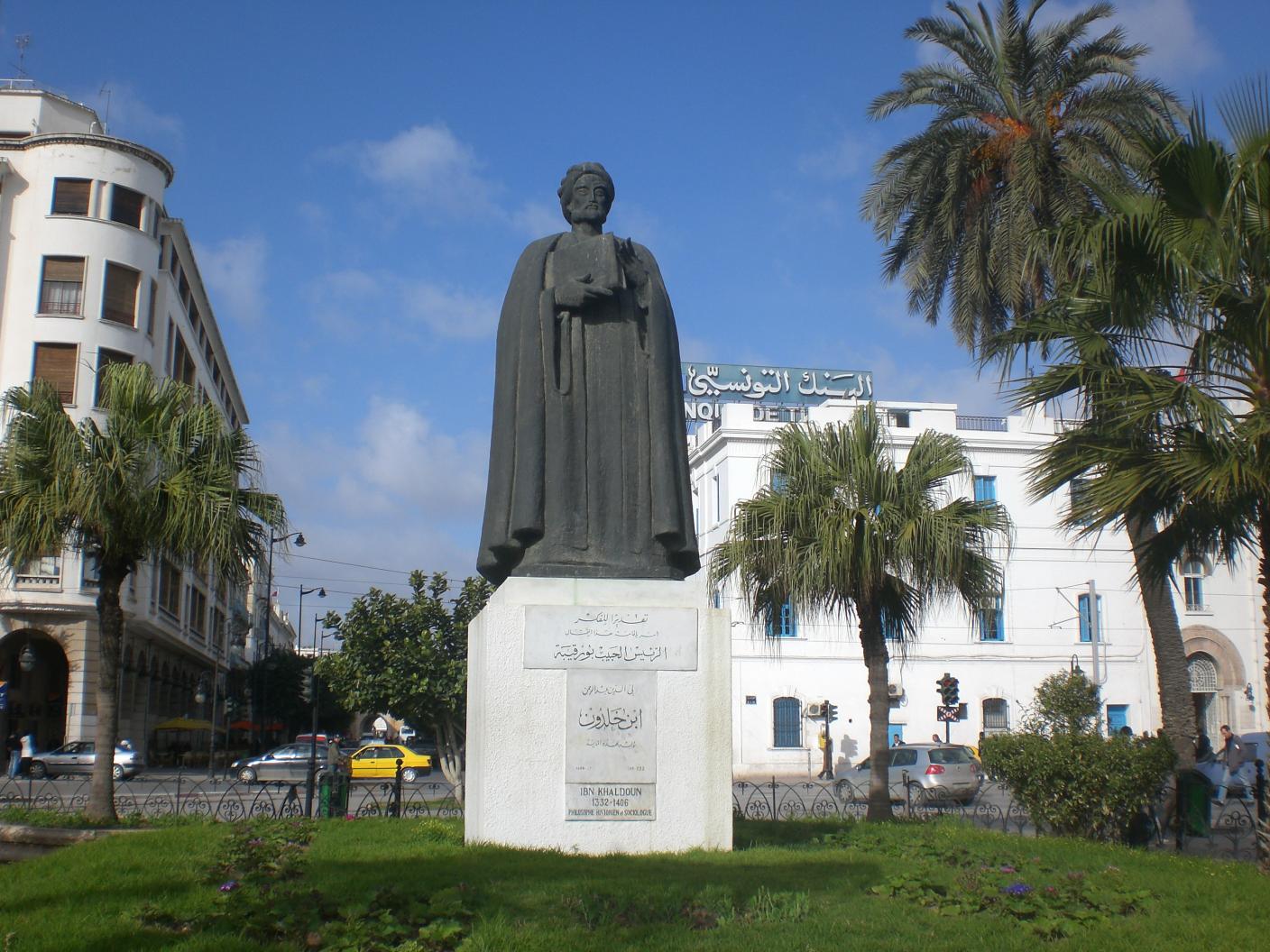 Patung Ibn Khaldun di Tunis (Foto: Wikipedia)